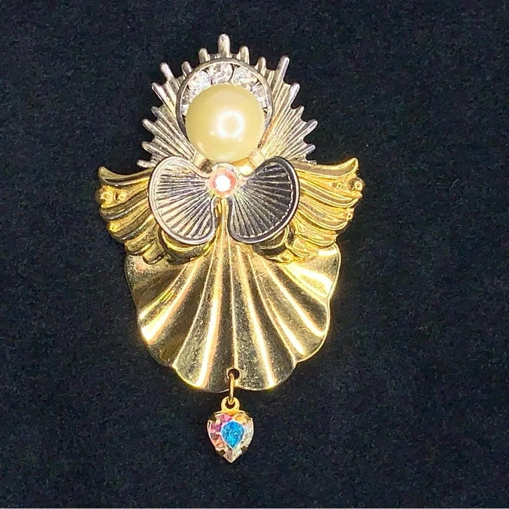 Vintage Angel Christmas Brooch Religious Holiday Gift Gold Tone Faux Pearl